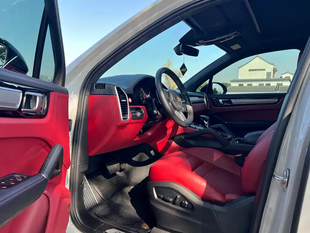 Porsche Cayenne 2023