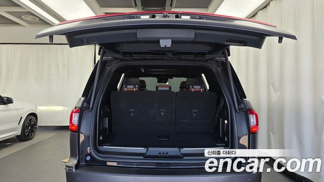 Lincoln Navigator 2021