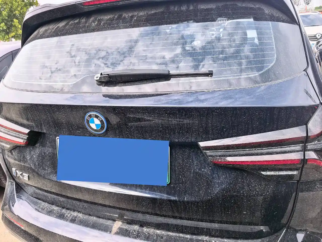 BMW iX3 2025