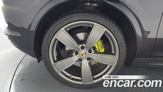 Porsche Cayenne 2021