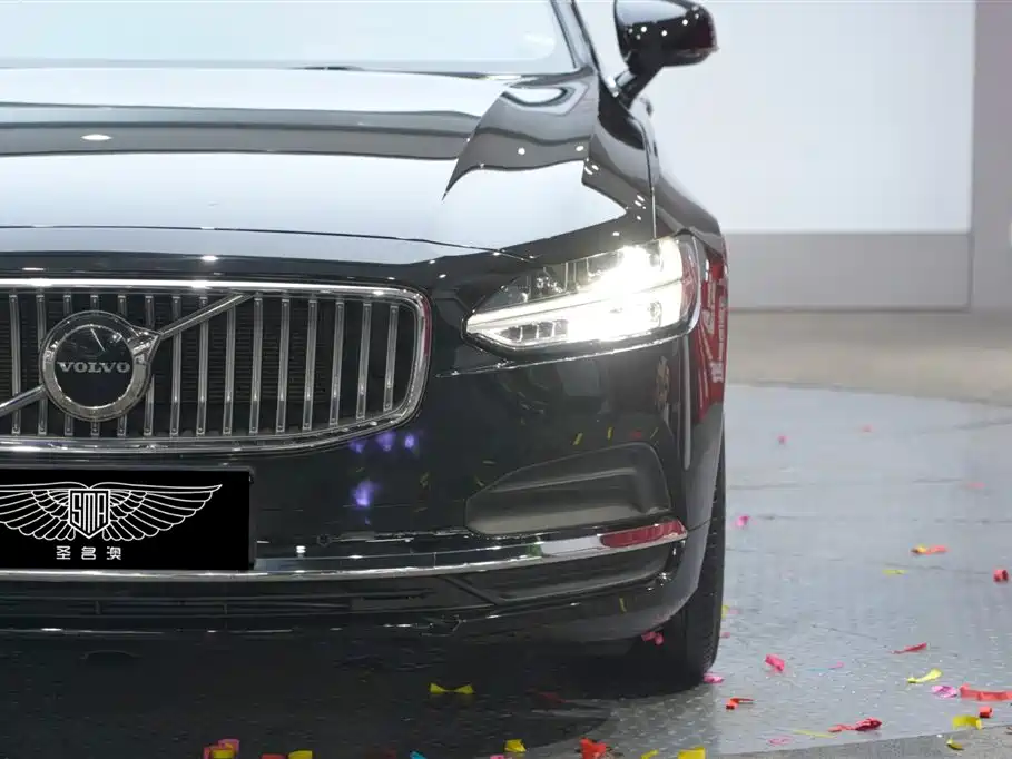 Volvo S90 2023