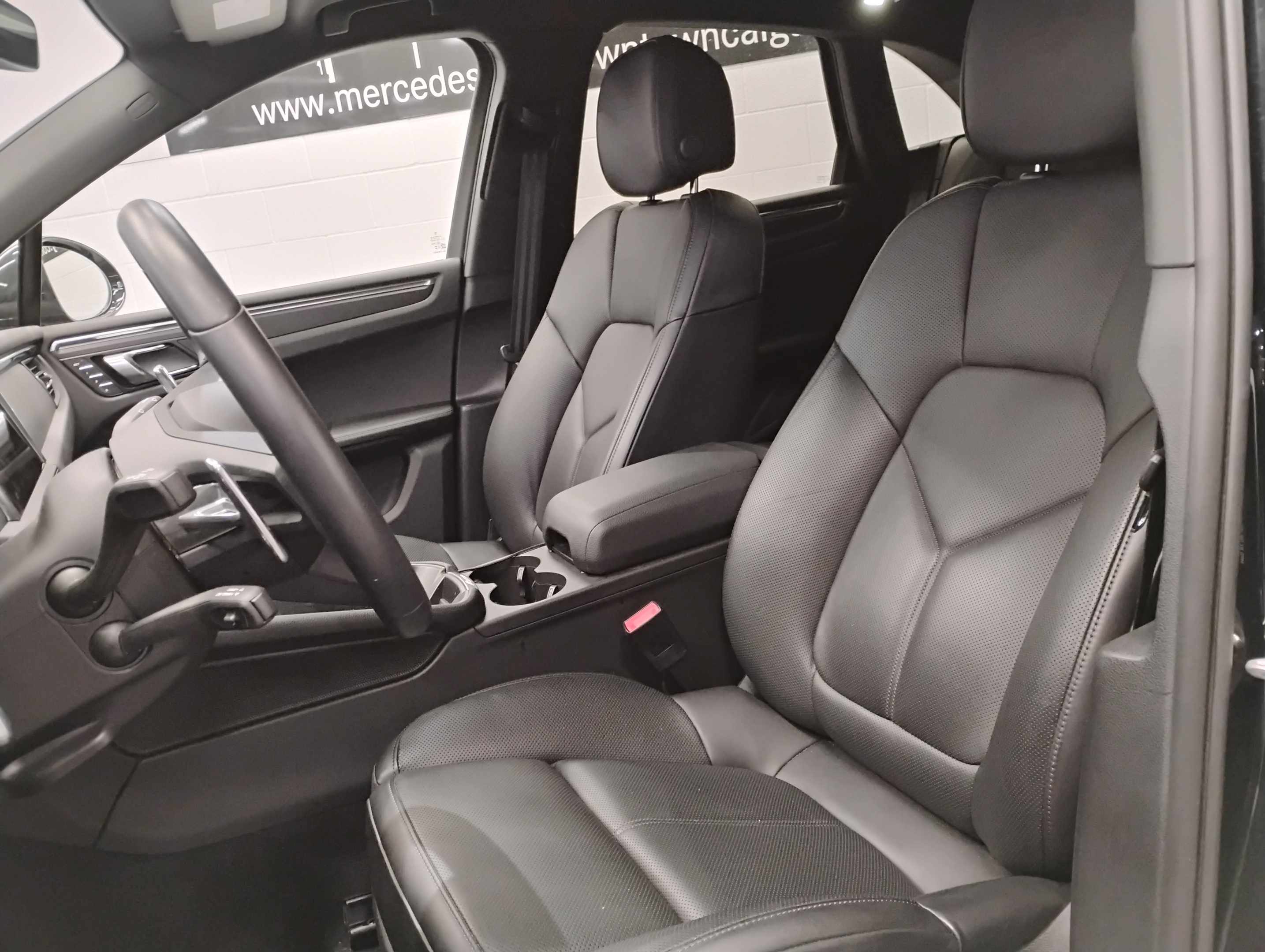 Porsche Macan 2025