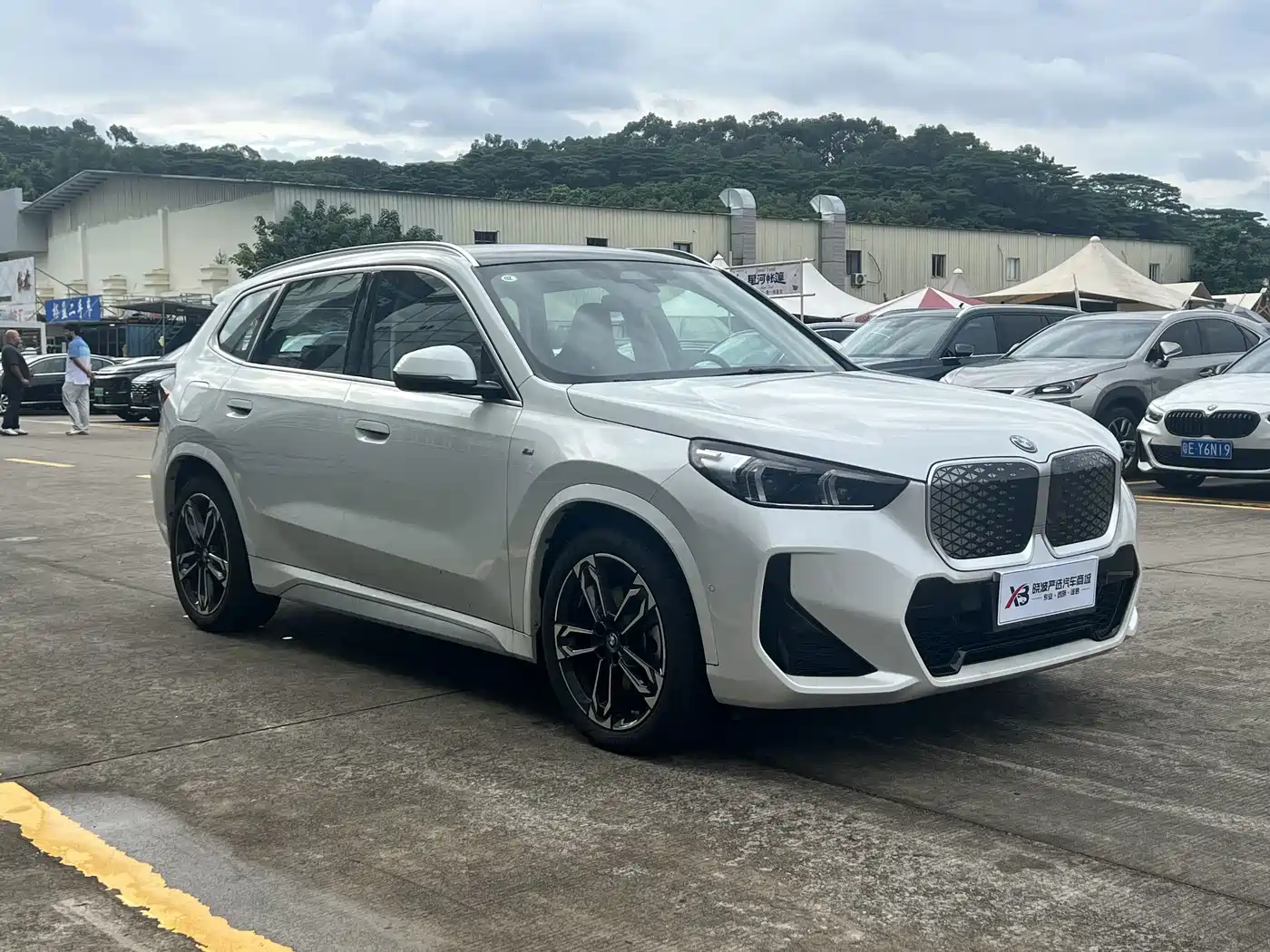 BMW iX1 2025