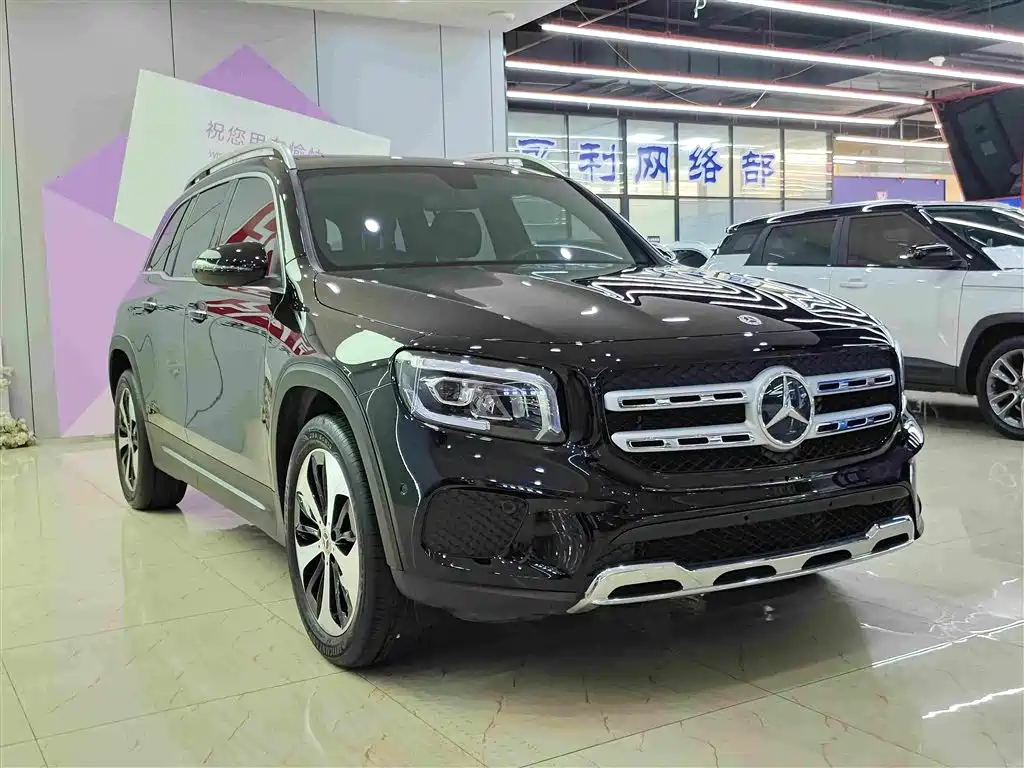 Mercedes-Benz GLB 2023