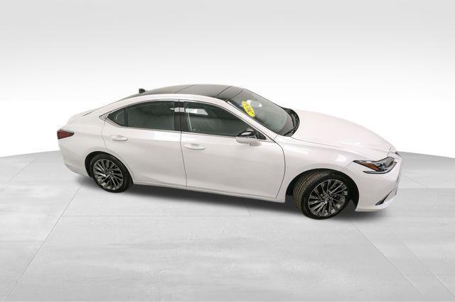 Lexus ES 2024