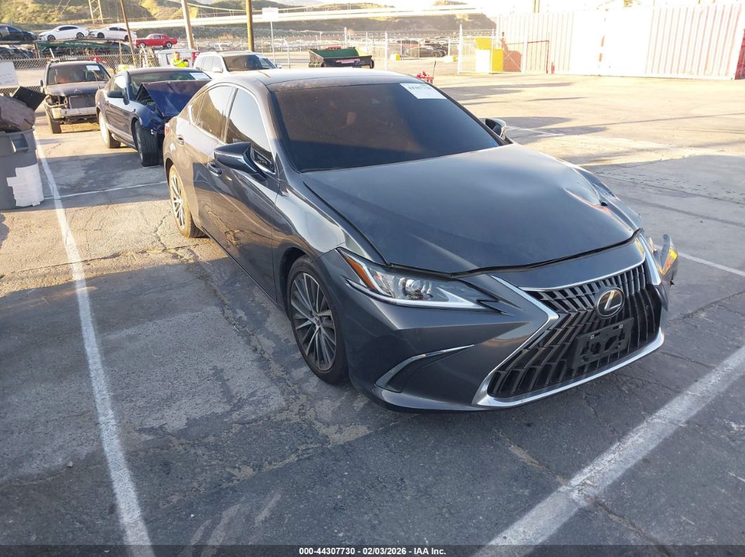 Lexus ES 2025