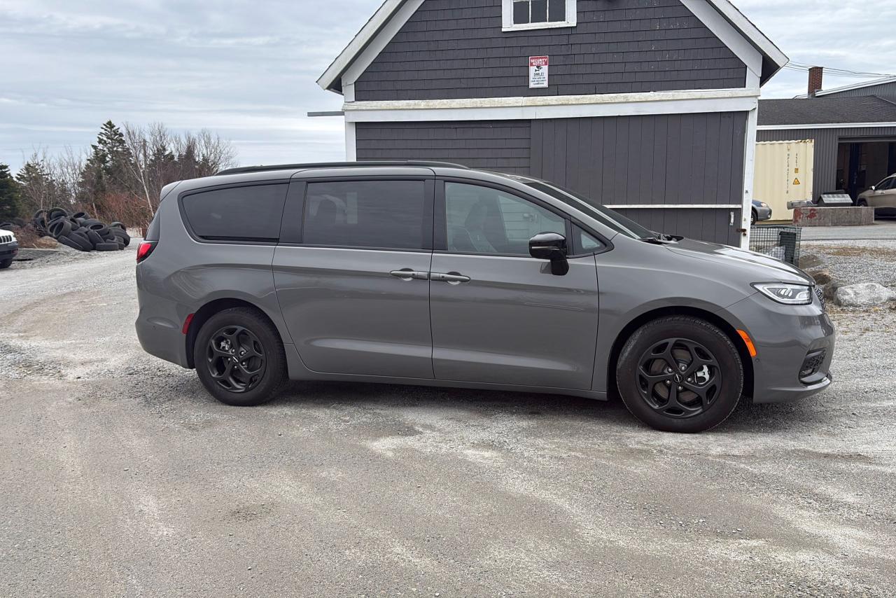 Chrysler Pacifica 2024