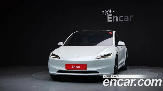 Tesla Model 3 2024