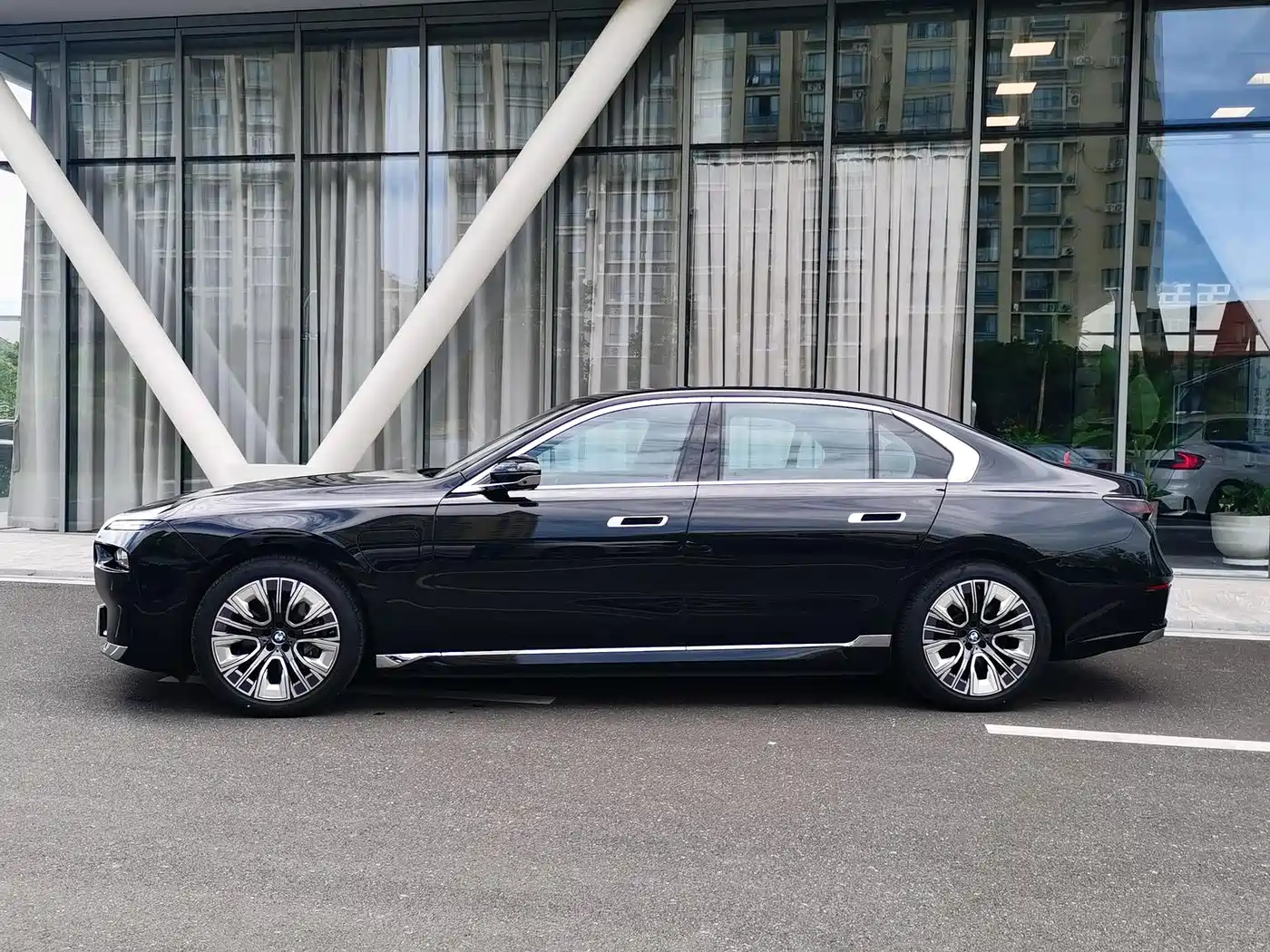 BMW i7 2025