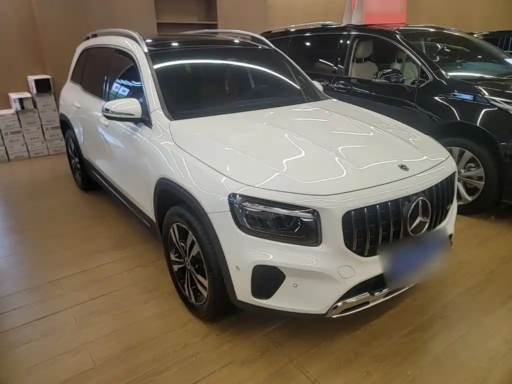 Mercedes-Benz GLB 2023