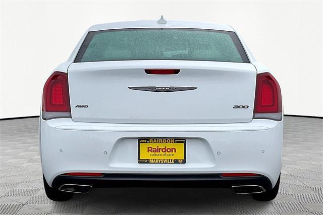 Chrysler 300 2022
