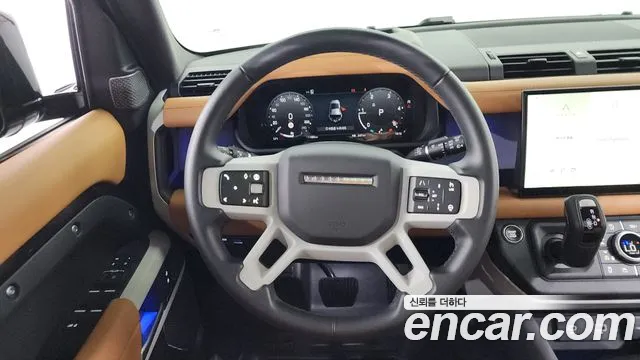 Land Rover Defender 2024