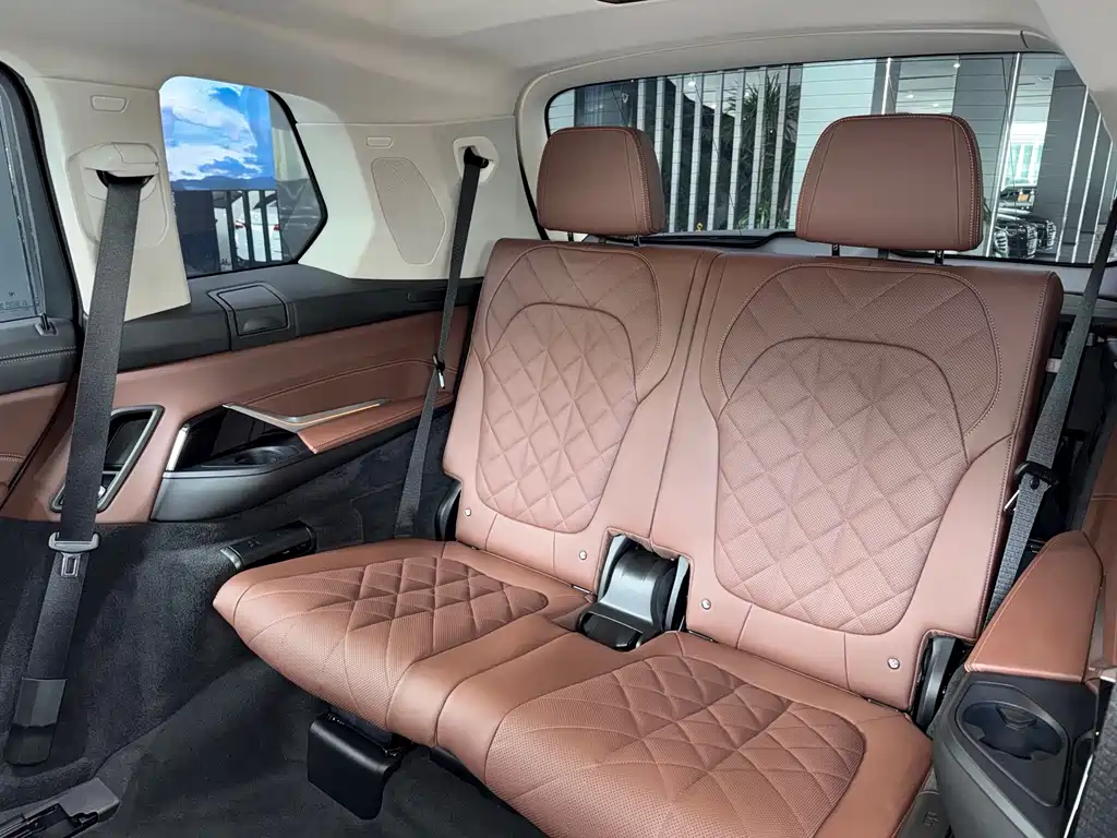 BMW X7 2023
