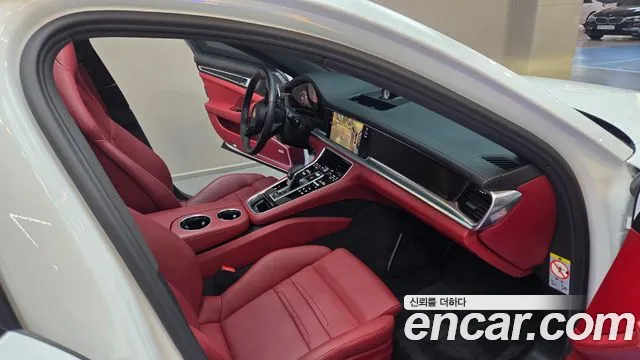 Porsche Panamera 2023