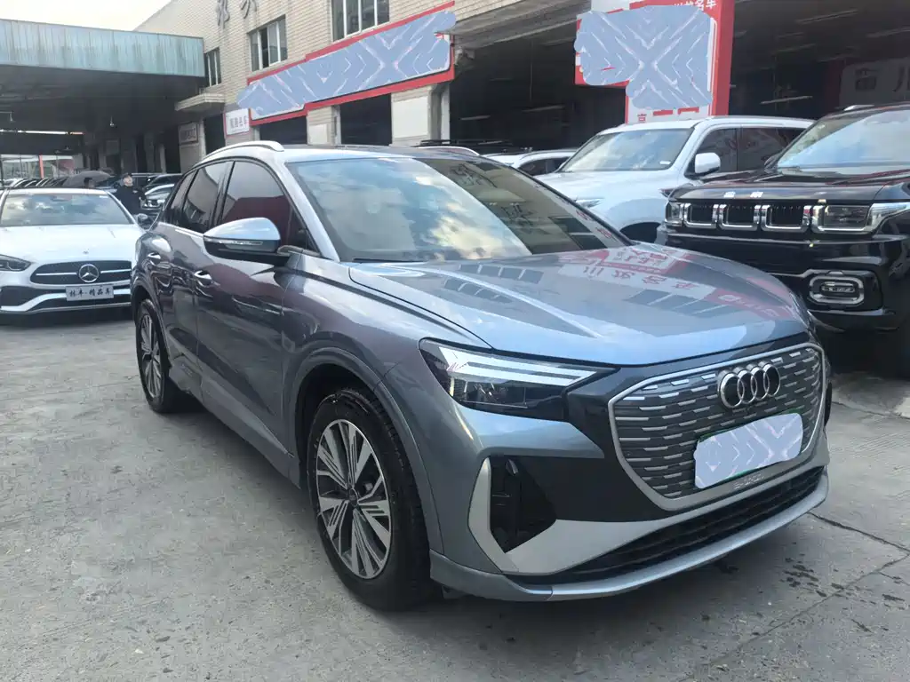 Audi Q4 e-tron 2023