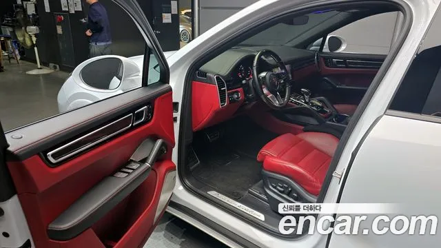 Porsche Cayenne 2022