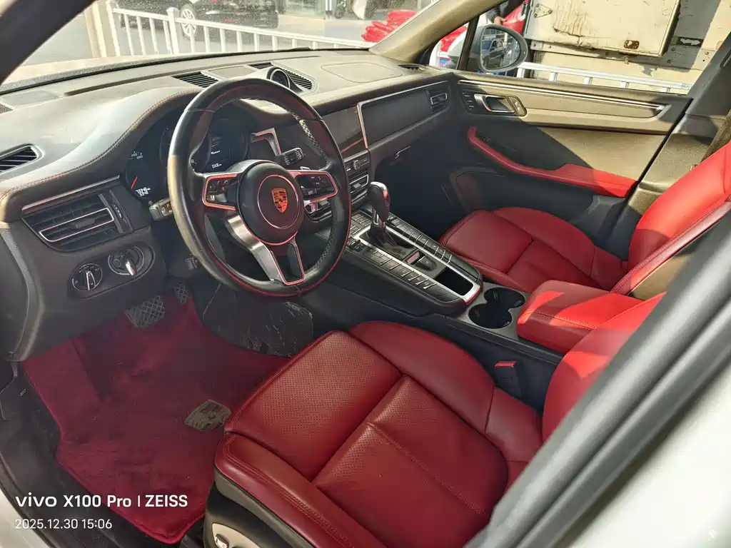 Porsche Macan 2021