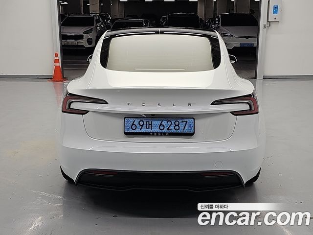 Tesla Model 3 2025