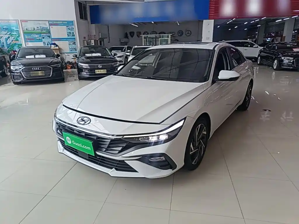 Hyundai Elantra 2025