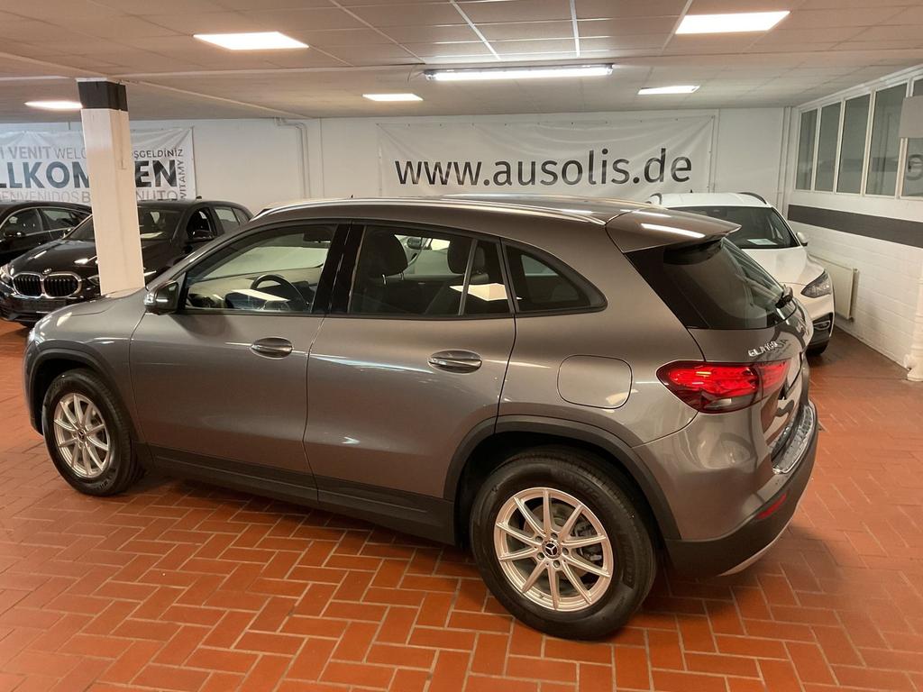 Mercedes-Benz GLA 180 2022