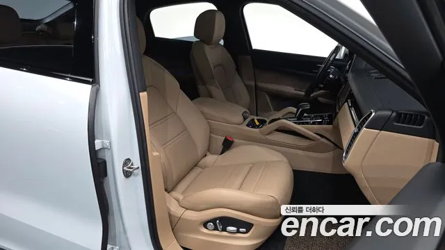 Porsche Cayenne 2021