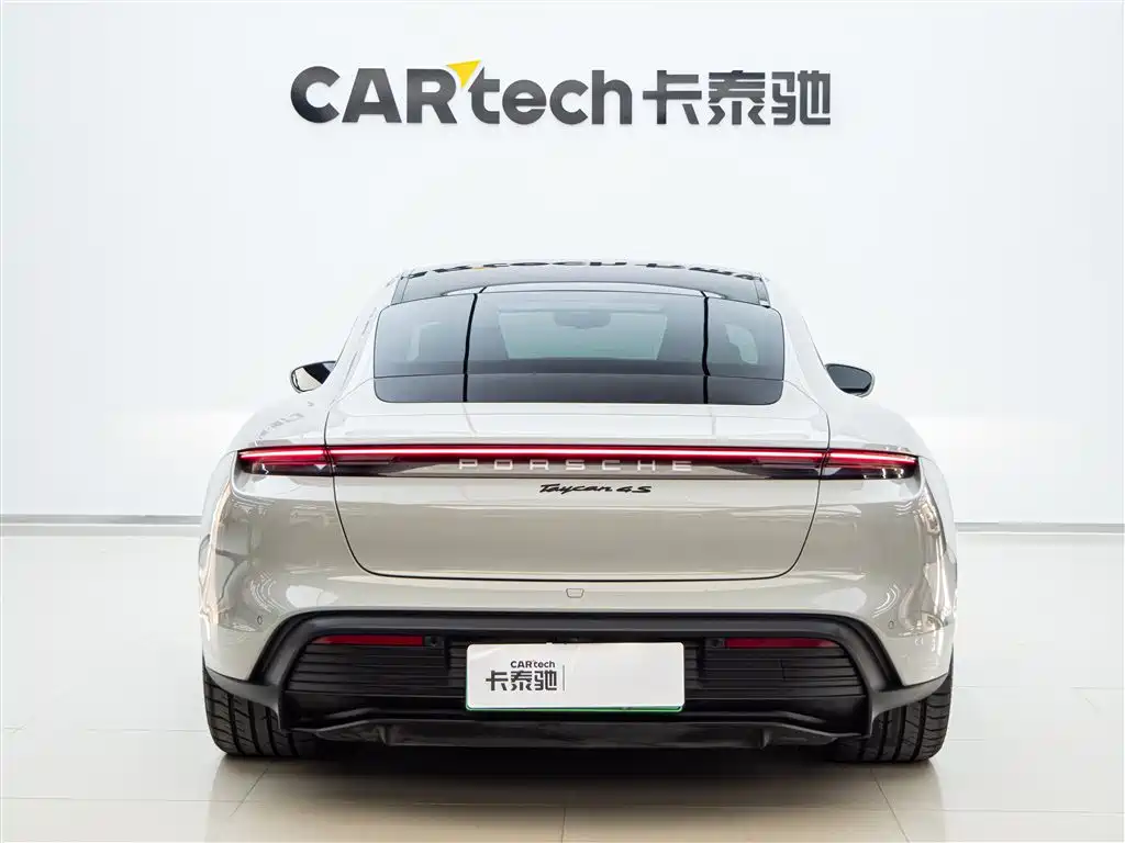 Porsche Taycan 2022