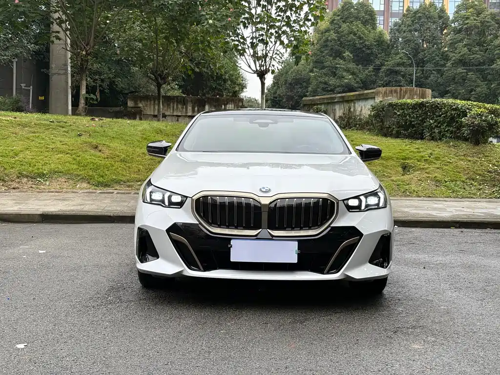 BMW 5 серии 2024