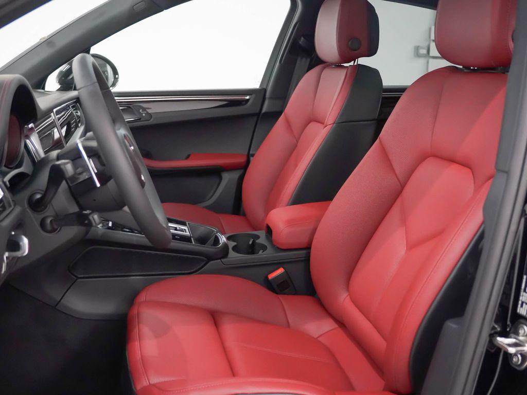 Porsche Macan 2025