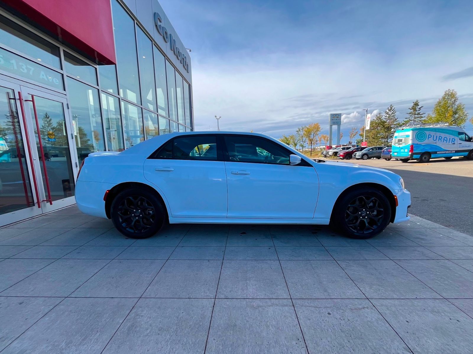 Chrysler 300 2023