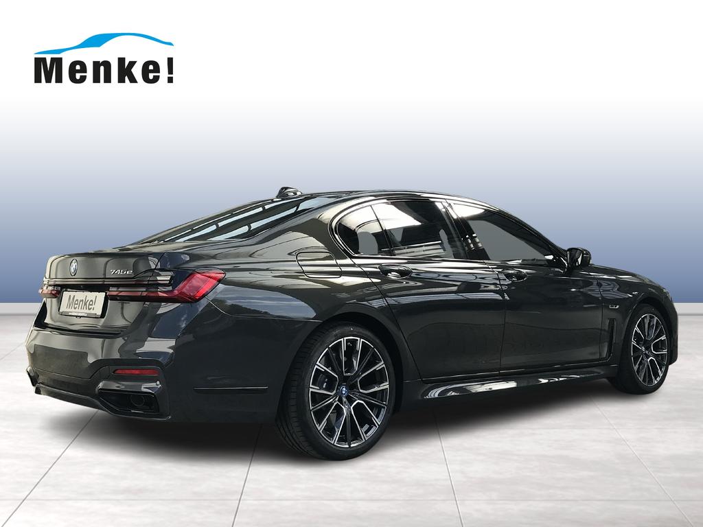 BMW 745 2021