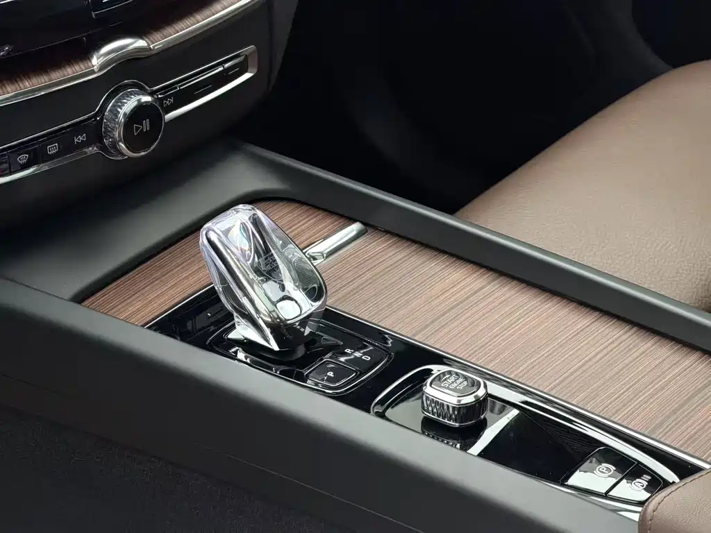 Volvo XC60 2024
