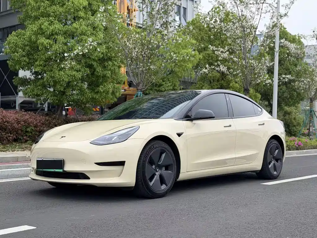 Tesla Model 3 2023