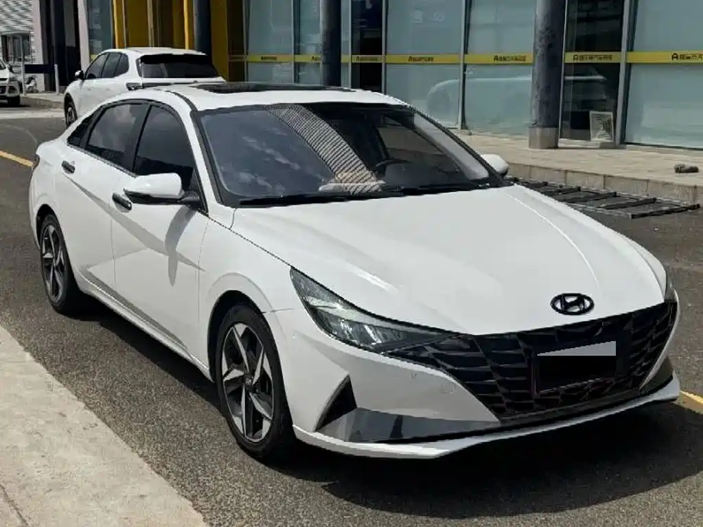 Hyundai Elantra 2023