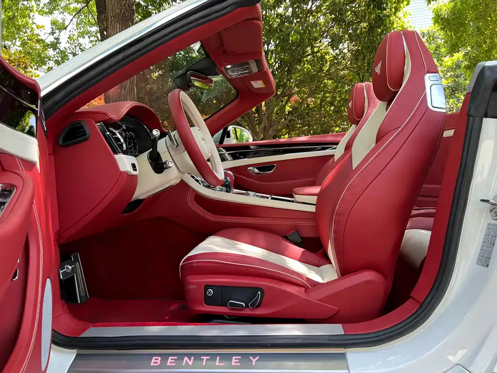 Bentley Continental 2023