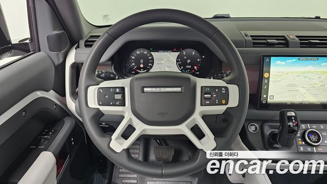 Land Rover Defender 2024