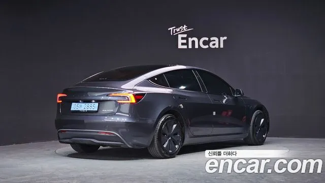 Tesla Model 3 2025
