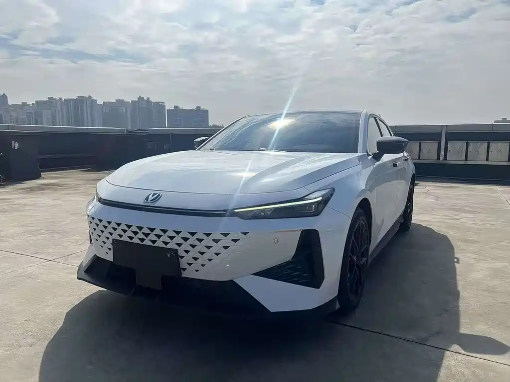 Changan UNI-V 2024