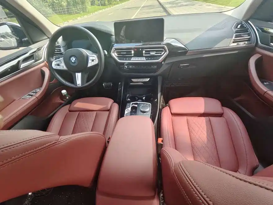 BMW iX3 2024