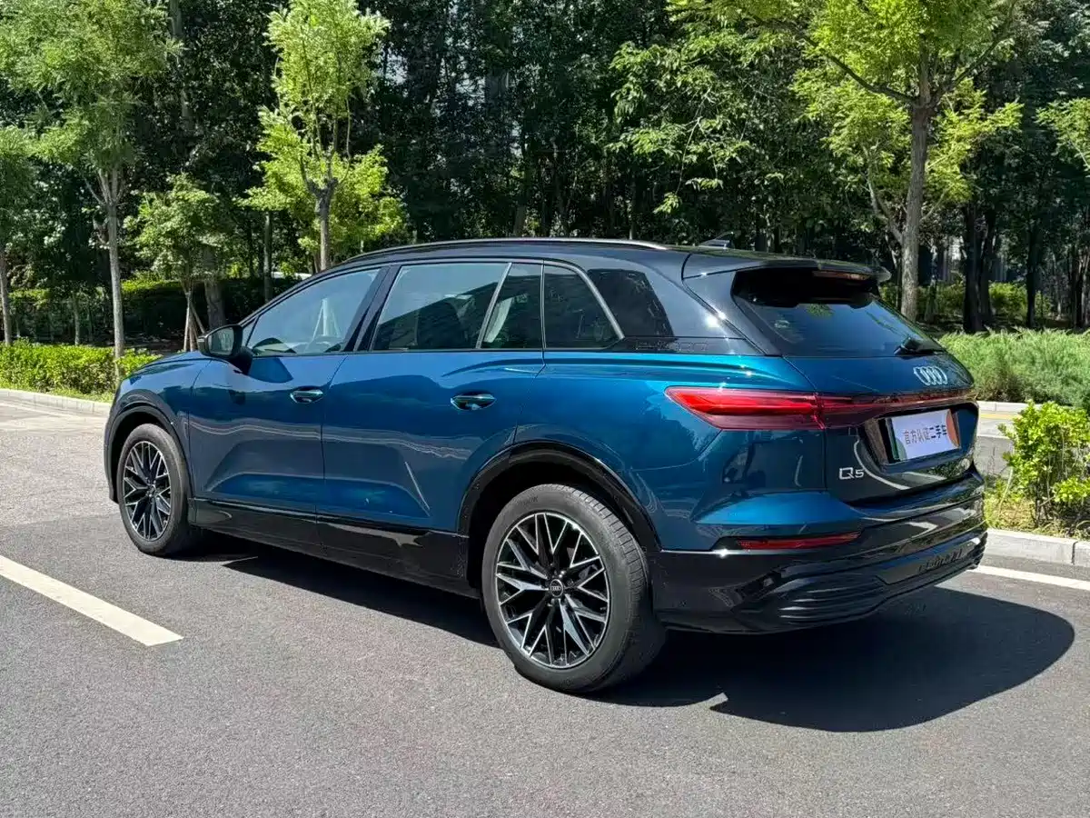Audi Q5 e-tron 2023