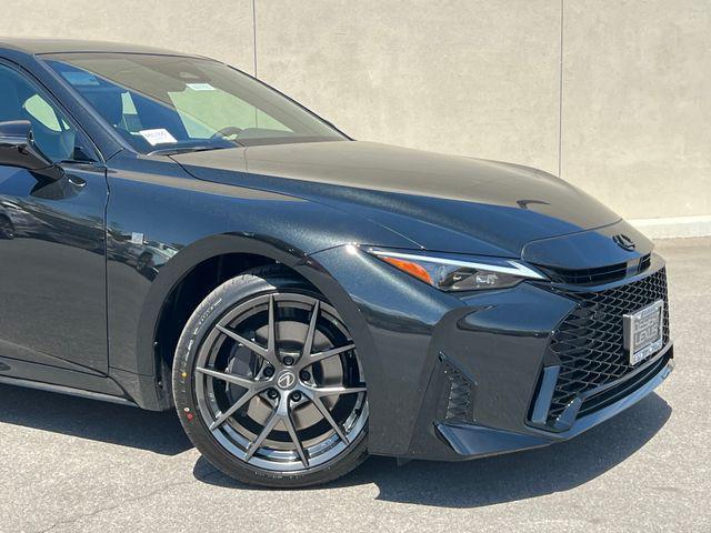 Lexus IS 2026