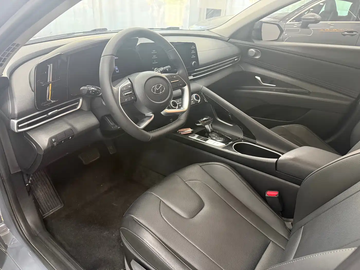 Hyundai Elantra 2022