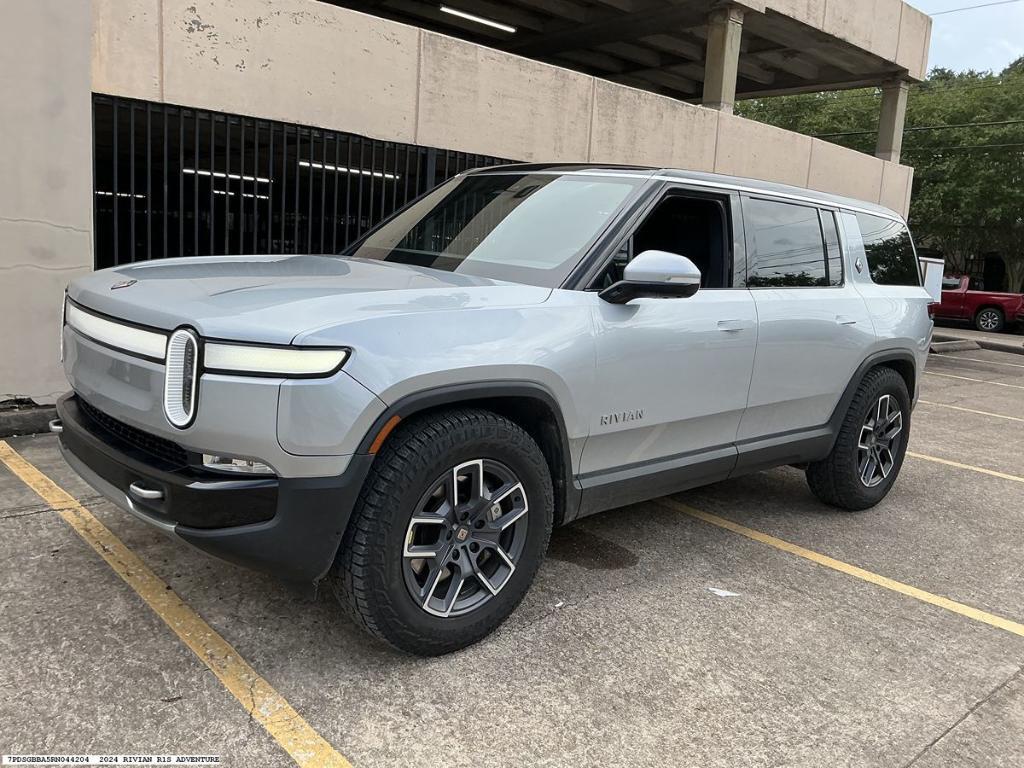 Rivian R1S 2024