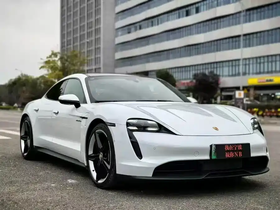 Porsche Taycan 2021
