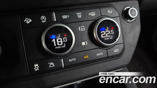 Land Rover Defender 2022
