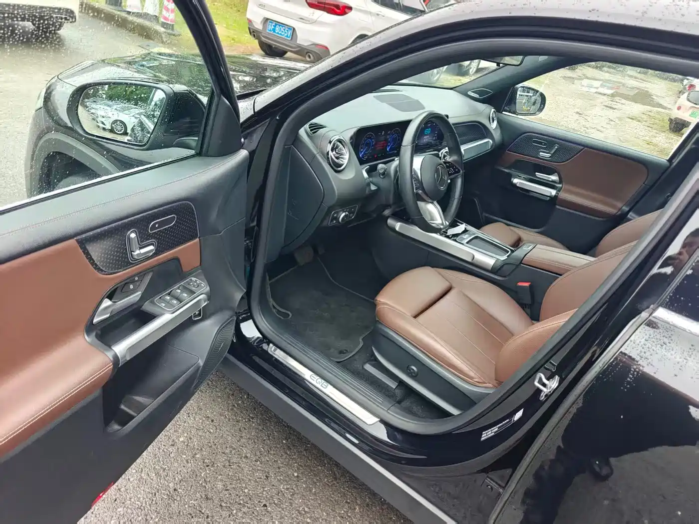 Mercedes-Benz EQB 2024