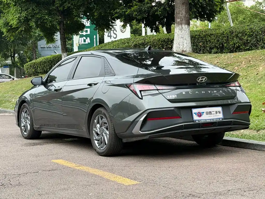 Hyundai Elantra 2024