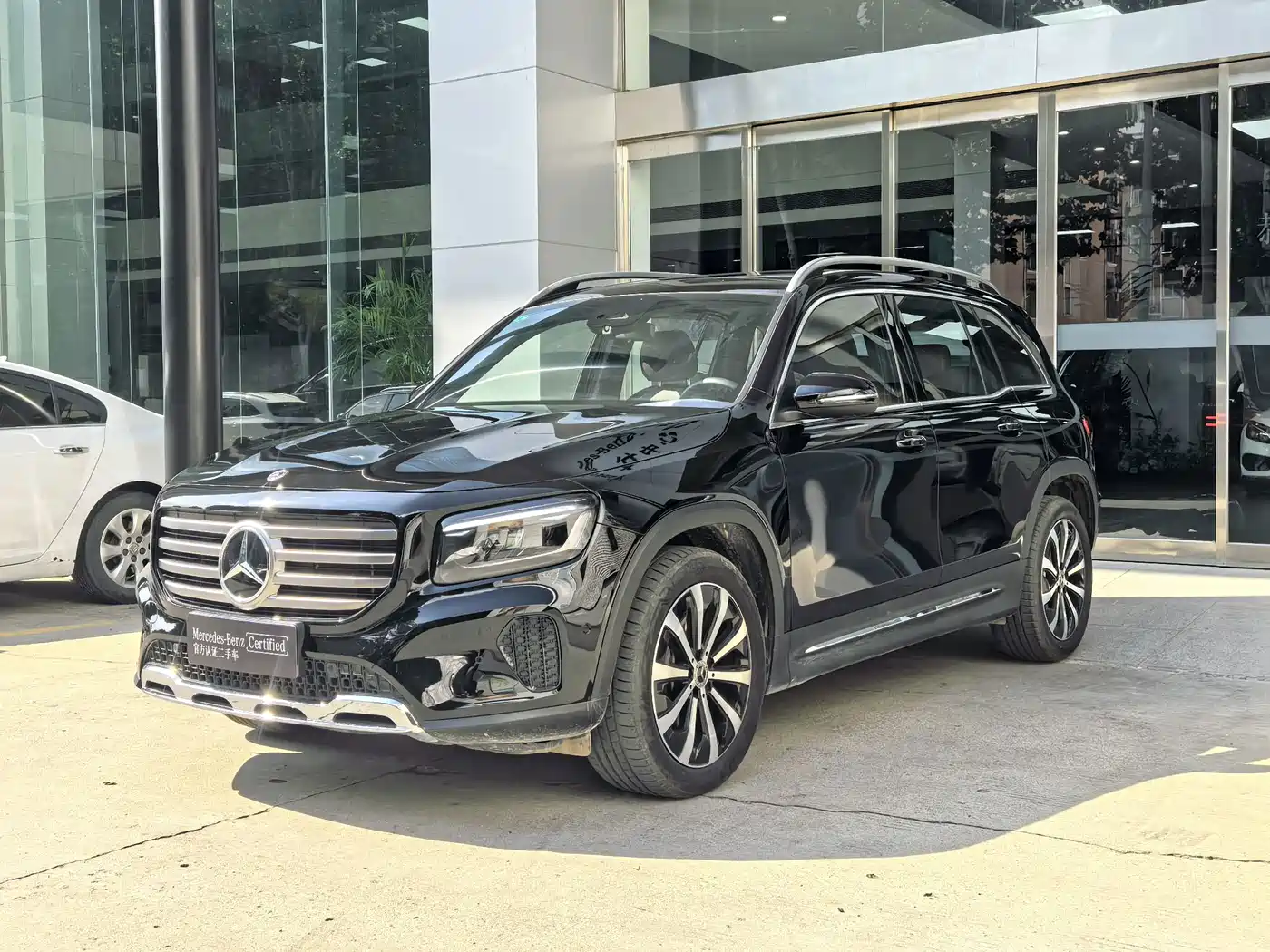 Mercedes-Benz GLB 2025