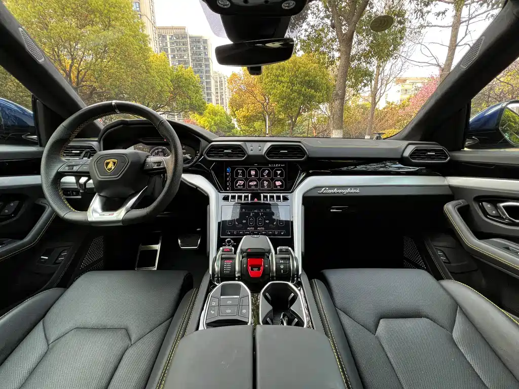 Lamborghini Urus 2021