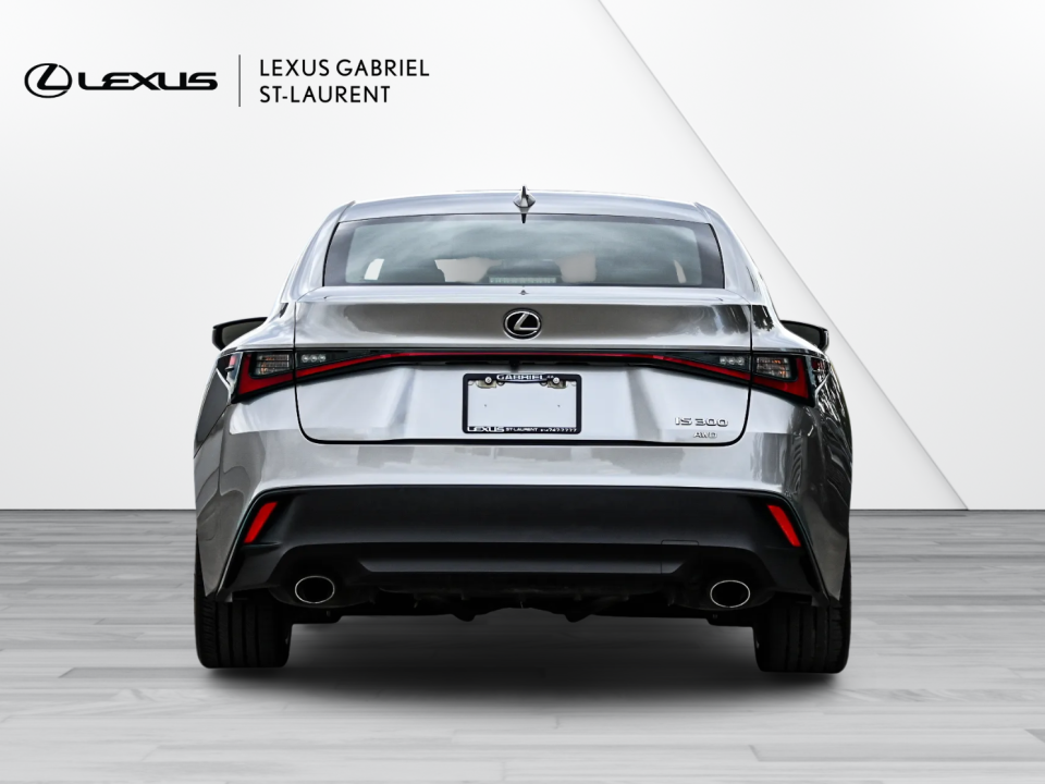 Lexus IS 2022