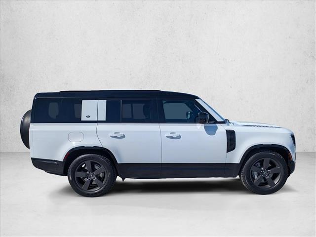 Land Rover Defender 2023